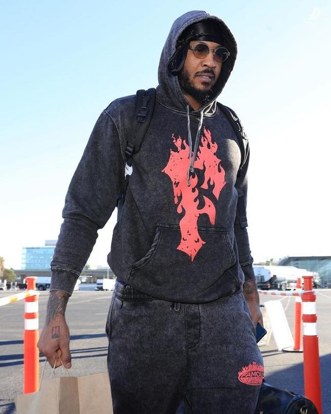 西甲：巴萨主场3-0完胜瓦伦西亚（西甲：巴萨主场三球零封瓦伦西亚）