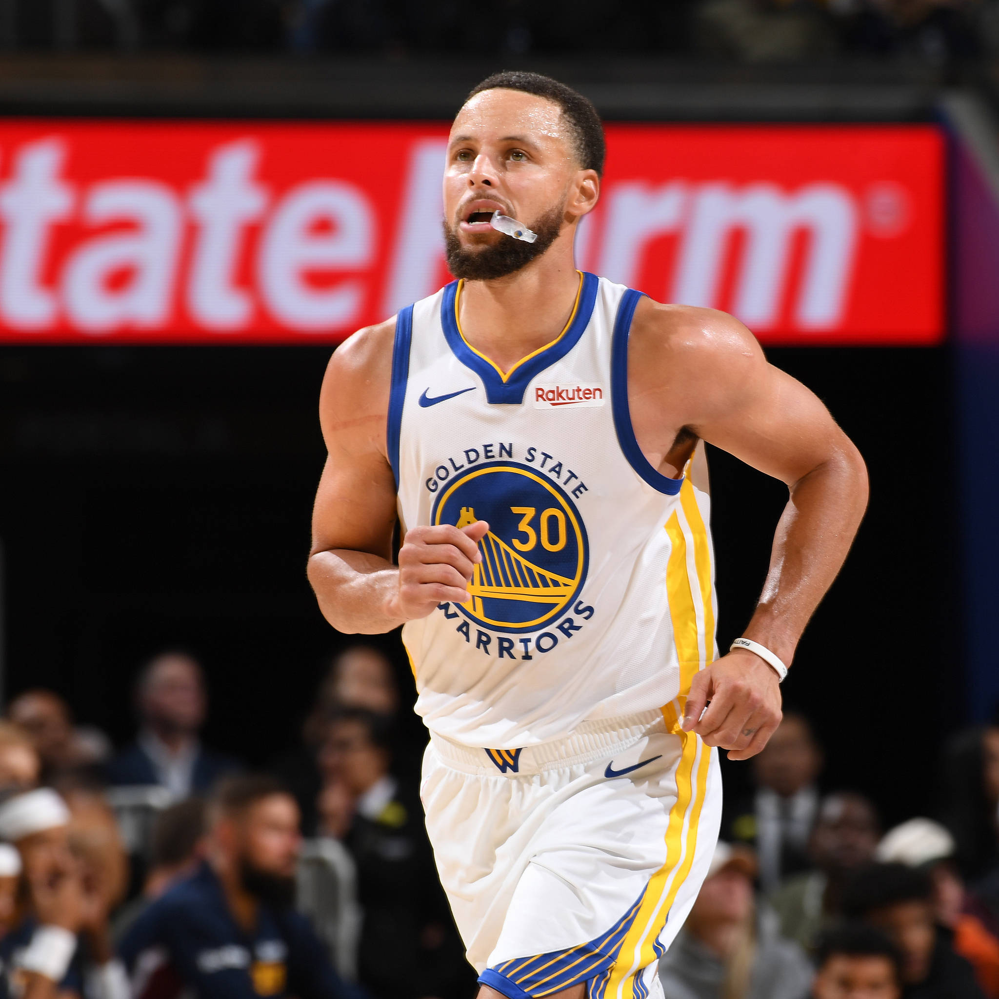 篮球NBA发布最新实力榜，三队并列第一梯队（NBA最新实力榜出炉，三队齐居第一梯队）